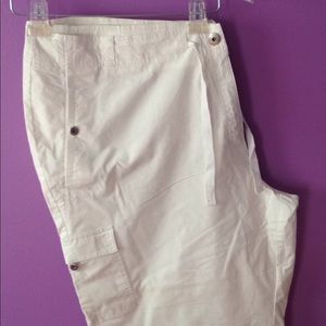Avenue white cargo capris